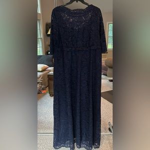 Women’s formal navy dress in size 3x